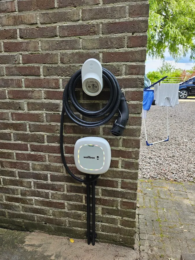 Laadpaal bij een vrijstaande woning in Appingedam